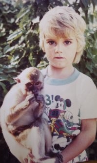 Это я (СПРАВА). Мама татарка, папа русский