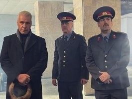 это старая советская форма милицейская, а не полиции.