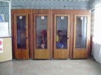 еще застал такие в детстве. когда с отдыха в Крыму домой звонил)))
у себя на отделении в почте такие помню - ща там просто пустая стена) по приколу сказал, когда-то, молоденькой сотруднице - чо там было, пока искала запись о моей посылке, она не поняла даже что это и что такое возможно...ведь молодежь в курсе, что на 2й день после сотворения всего сущего, уже был айфон, ну или хотя бы самсунг какой нить галакси...ога