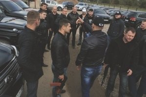 Фотоархив не полон. Без таких фото, не появляется понимания эпохи))).