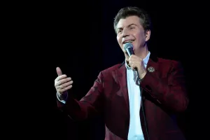 Что там сочинять то?!
Я вам с ходу и слова напишу: 
Краснодар! Ты меня называла!
Краснодар! Нас таких было мало!

Куда деньги пришли певодить сообщу пишите в личку.