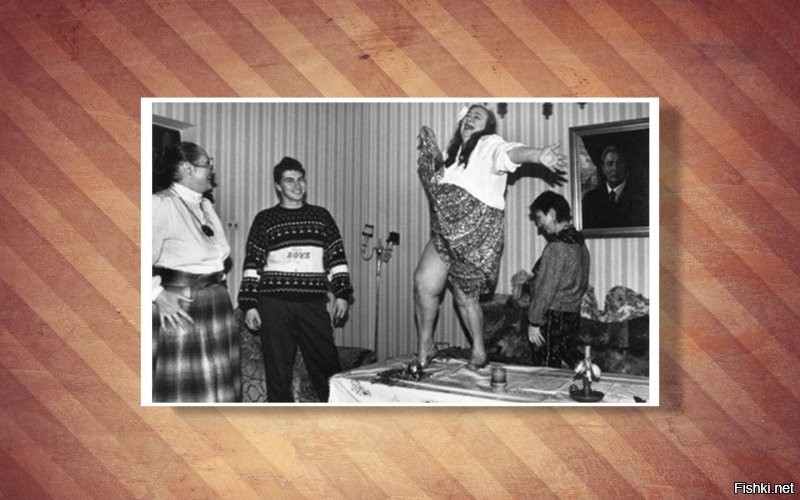 Ага... Политический заказ.... 
Вы же сами пишите - по "словам Чурбанова", якобы кто то что то сказал...
Почему ему надо верить, а суду нет?
А менты КГБэшника тоже по политическому заказу убили? Не пытайтесь обелить верхушку.  Может вам вспомнить про бриллианты Гали Брежневой, её загулы? А кто же у неё лучшая подруга? Ба-а-а! Это же Света Щелокова. На пару "брюлики"
 коллекционировали.
К тому же вы противоречите сами себе....
Дело политическое, 
но в суде мол развалилось. Три раза ха-ха.
Считаете, что в таком деле не нашли бы нужных судей? Очечки снимите розовенькие.
Просто всплыло бы слишком много грязи о верхушке, вот всё потихоньку и закрыли.