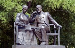 Ленин и Крупская. Пролог.
Ленин и Крупская. Эпилог.....