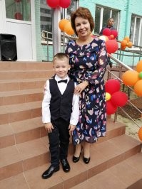 На некоторых фото реально крокодайлы (например, на № 6).Потом - многие тянут на инстабл... но никак не на учителей. Мы сегодня со спокойной душой отправили моего внука в первый класс вот к этой учительнице