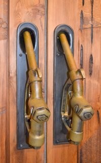 Дайте пять: дверные ручки курильщика