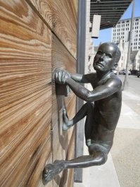 Дайте пять: дверные ручки курильщика