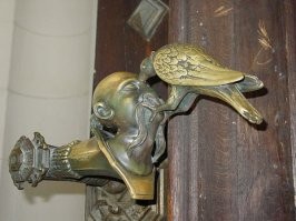 Дайте пять: дверные ручки курильщика