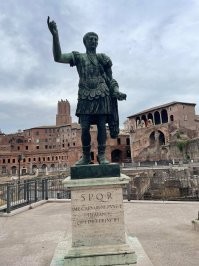 Неделю назад был в Риме, красиво, но жарко)