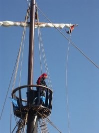 Судя по всему, в детстве мечтал стать пиратом...