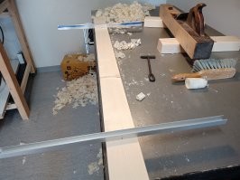 Основной инструмент фугования-рейсмусования. Это к слову тем, кто говорит что всё в подборке сделано на станках.