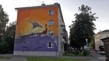 Стрит-арт бывает разным, он может вызывать позитивный настрой, а может быть отражением дерьма из головы "художника". Недавно был в Новгороде, мне очень понравился местный стрит-арт, его почему-то не закрашивают, странно, да?