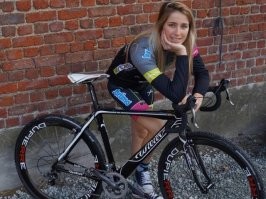 Есть более компактная версия!!
Фемке, велокросс,скрытый мотор в раме.