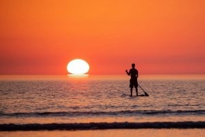 Такое ощущение что снимки сделаны в одном и том же месте, с небольшой разницей во времени