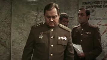 Были положительные роли, были. Мне лично очень понравилась роль генерала армии командующего фронтом Ватутина в фильме "Контрудар".