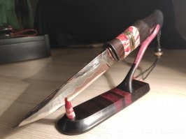 Клинок не мой. А все остальное сам, без станков.