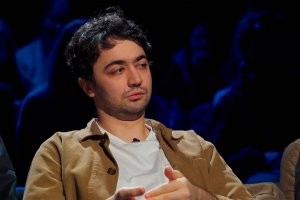 Не не не, ты туда не смотри ты сюда смотри.
Вот обезбяна вот враг он тут оскорбляет разжигает и ващеее!!