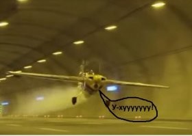 Летчик установил рекорд, пролетев через два автомобильных тоннеля