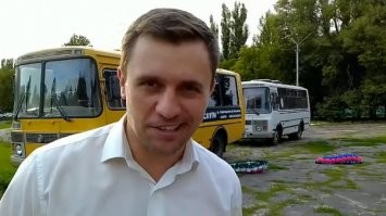 я по заголовку решил, они отвечают зачем к Бондаренко приехали...

В Балашове на место встречи Николая Бондаренко с избирателями подогнали катафалки