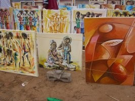 Напоминает картины с Анголы.