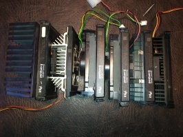 Обманул. 6 штук.
4 Pentium II, 1 Pentium III и 1 Celeron.
Туалатины ещё есть: Celeron 1200 и Pentium IIIS 1400.
