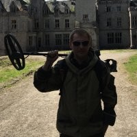 Замок Миранда , Бельгия , как видешь растащили все . Я еще успел там погулять , снесли его  очень жаль . Красиво место , кругом одни леса и видно с вершин башни другие 3 замка