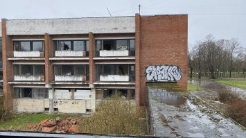 3) Заброшенный санаторий от Кировского Завода в Стрельна