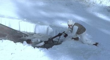 Мне почему-то один эпизод фильма "премия Дарвина" вспомнился... хотя казалось бы к чему это я...