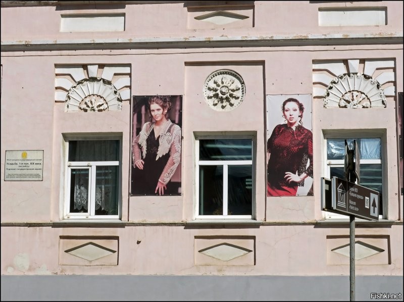 Год назад колесили по Черноземью, в т.ч. по Липецкой области. Правда, в сам Липецк не заезжали, зато посетили Елец. На фото - Змей Горыныч с Кудыкиной горы, Вознесенский собор в Ельце, елецкая кружевная фабрика, улочки Ельца, Воргольские скалы и заброшенная мельница в усадьбе Талдыкина на р. Воргол. Путешествие очень понравилось, кстати!