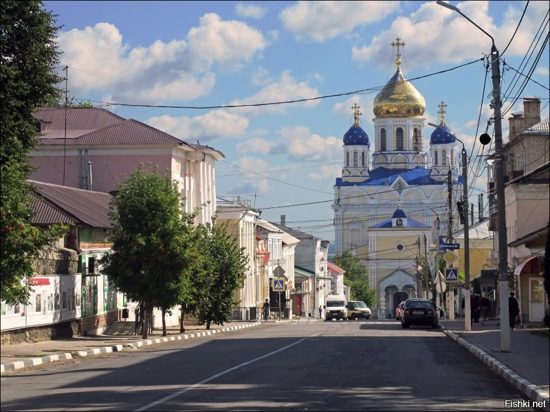 Год назад колесили по Черноземью, в т.ч. по Липецкой области. Правда, в сам Липецк не заезжали, зато посетили Елец. На фото - Змей Горыныч с Кудыкиной горы, Вознесенский собор в Ельце, елецкая кружевная фабрика, улочки Ельца, Воргольские скалы и заброшенная мельница в усадьбе Талдыкина на р. Воргол. Путешествие очень понравилось, кстати!