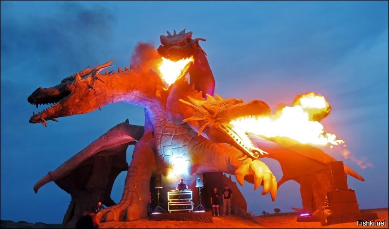 Год назад колесили по Черноземью, в т.ч. по Липецкой области. Правда, в сам Липецк не заезжали, зато посетили Елец. На фото - Змей Горыныч с Кудыкиной горы, Вознесенский собор в Ельце, елецкая кружевная фабрика, улочки Ельца, Воргольские скалы и заброшенная мельница в усадьбе Талдыкина на р. Воргол. Путешествие очень понравилось, кстати!