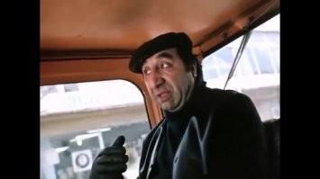 Трагический несчастный случай. При всём уважении к генералу, не стоить судорожно искать тут героизм.