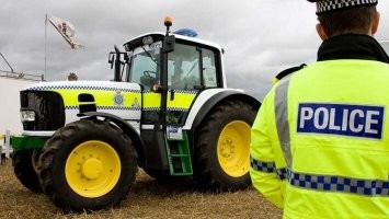 Вот новость... В некоторых странах трактора даже полиция использует)