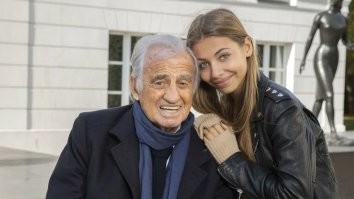 Младшая ДОЧЬ Бельмондо родилась к слову , когда ему было уже 70 лет.
Мощный был старик.