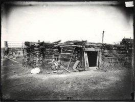 Да пожалуйста, сколько угодно.
Крестьянке на последней фотографии 36 лет.