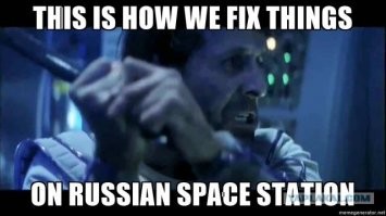 Космонавты подключили кабель Ethernet к многофункциональному лабораторному модулю модулю "Наука"