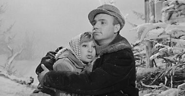 В фильме «Девчата» Рыбников мечтал сыграть вместе с женой Аллой Ларионовой, а режиссер утвердил маленькую «наглую выскочку» Надежду Румянцеву. Актриса вспоминала, что сначала на съемочную площадку приехал не "просто Коля, а суперзвезда". И смотрел на Румянцеву свысока. Дошло до того, что из-за ссор Рыбникову никак не удавалось изобразить в кадре пылкие чувства, приходилось переснимать любовные сцены, зато ссоры между героями выглядят очень правдоподобно.