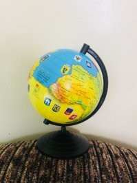 Украина и есть весь мир. они друг друга и тролят. ты шо глобуса не видел???
показываю