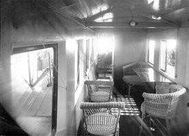 2021 год, а летать по приборам можно как и в Российской Империи. 
То есть никак.
Хоть плетёную мебель на что-то покрепче заменили