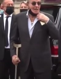 А Ришара с двумя костылями мог? Вот тото и оно! Кстати, у Делона тоже костыль, локтевой.