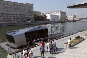 такое ощущение что тошиба с Собяниным делится  везде он это бессмысленное батареечное дерьмо пихает.