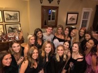 Офигеть насколько они одинаковые...
Тут реально не изменил, а перепутал...