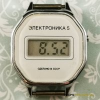 У меня были вот такие. Дед Мороз под ёлку положил )