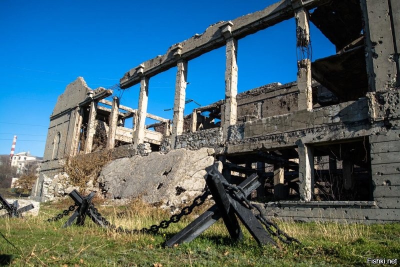 Новороссийск, Дом культуры цементников, стоявший на рубеже обороны