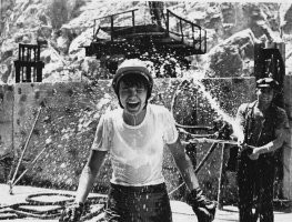 Фигасе! Шоу мокрых маек в 1975 в СССР!