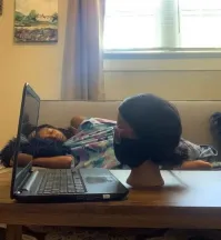 Для тех, кто придумал совещания с обязательным включением камеры, в аду есть отдельный котёл с трансляцией всех мучений в тимс.