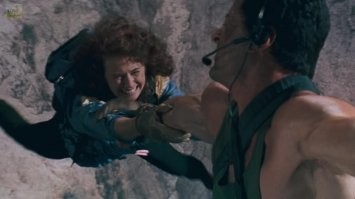 12 кадров, на которых разыгрывается нешуточная драма