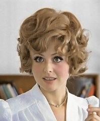 Узнаете?
Алеша Птицин вырабатывает характер.
Иван Васильевич...
