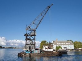 cmapый гepмaнckий плaвkpaн ПК-18020 1939 года в Балтийске. * имел (имеет) допуск к погрузке ракетного вооружения, плавность работы позволяет.