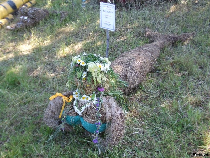 Гигантские соломенные скульптуры на японском фестивале искусств