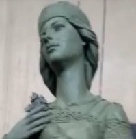 Длинношееея Аленка...